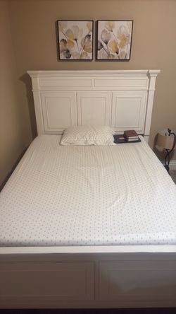 Queen size bed