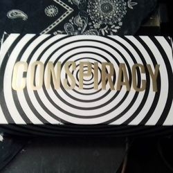 Conspiracy Eyeshadow Pallet