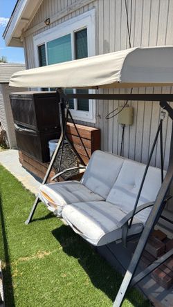 Free  bench swing