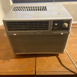 GE Air Conditioner 5000BTU