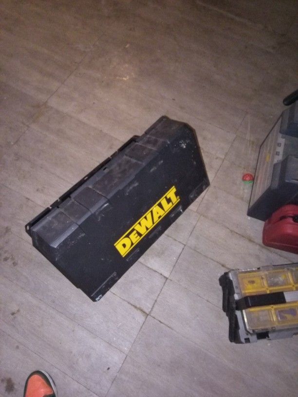 DeWalt Extra Large Case And Saw 