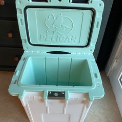20 QT Pelican Cooler 