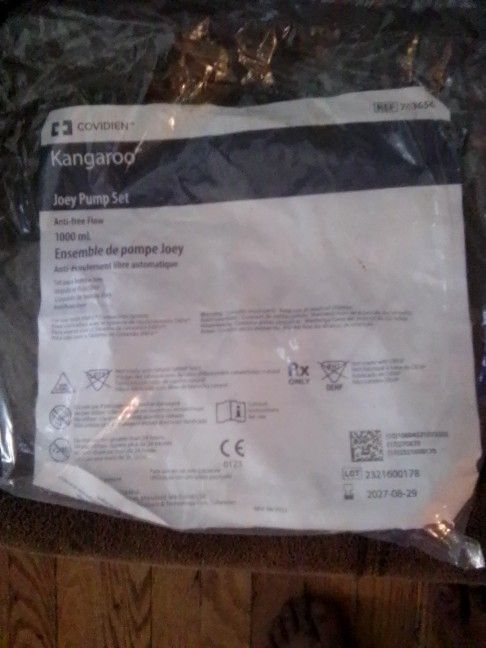 Joey Kangaroo Pump Set