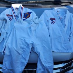 2 Gi Martial Arts Taekwondo Tops Jackets And 1 Bottom Pants For Kids