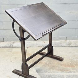 Adjustable Drafting Table