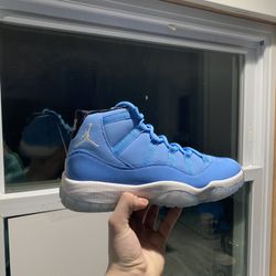 Jordan 11 Pantone