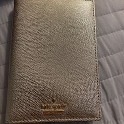 KATE SPADE  PASSPORT  HOLDER 