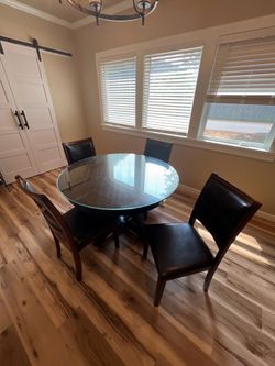 Dinning Table and 4 chairs