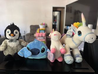 Plushies Bundle In Perfect Condition, Smoke and Pet Free Home. All for $13 Pick up in Van Nuys CA