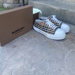Burberry Sneakers size 43/10
