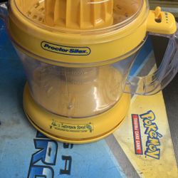 Proctor Silex Alex's Lemonade Stand Electric Citrus Juicer Machine and Squeezer