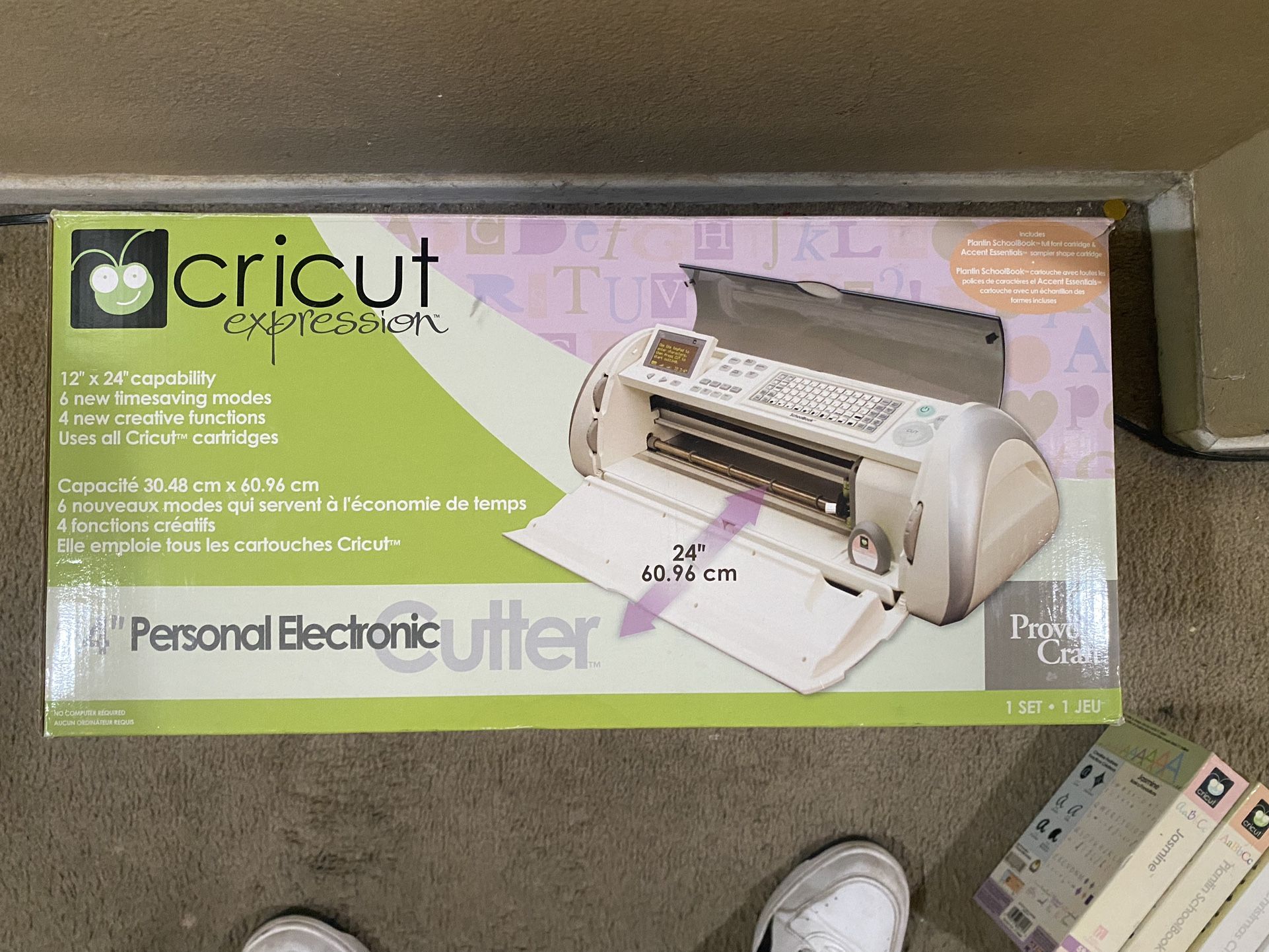 Cricut Expression with Extra Cartridges (Disney)