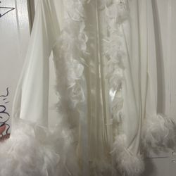 White feather trim mesh robe 