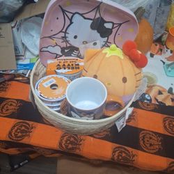 Hello Kitty Boo Basket