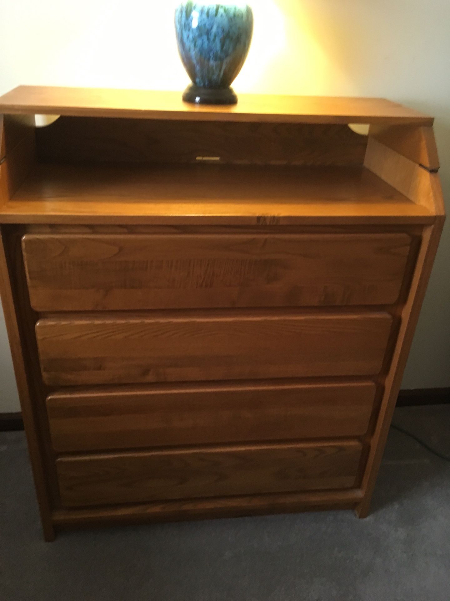 Baby changing table with 4 drawers