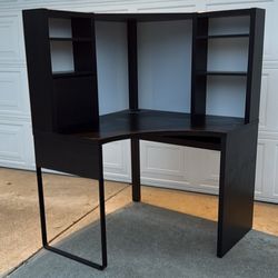IKEA MICKE Desk