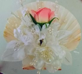 Shell With Rose