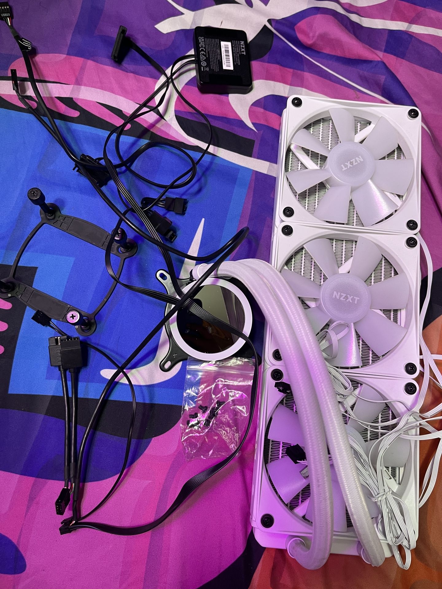 NZXT Kraken 360 RGB - 360mm AIO CPU Liquid Cooler - Customizable 1.54" Square LCD 