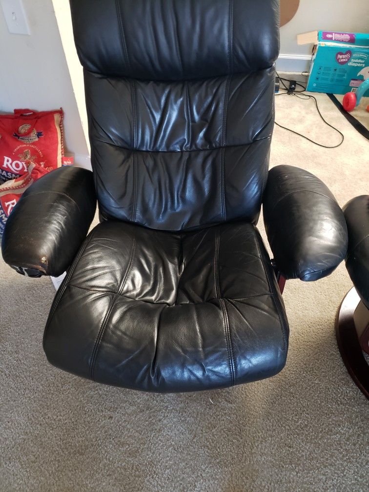 2 Recline Chairs, /office Chairs