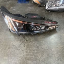 2019 - 2021 Hyundai Elantra Right Headlight 