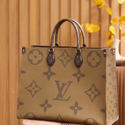 Louis Vuitton Shoulder Bag for Sale in Portland, OR - OfferUp