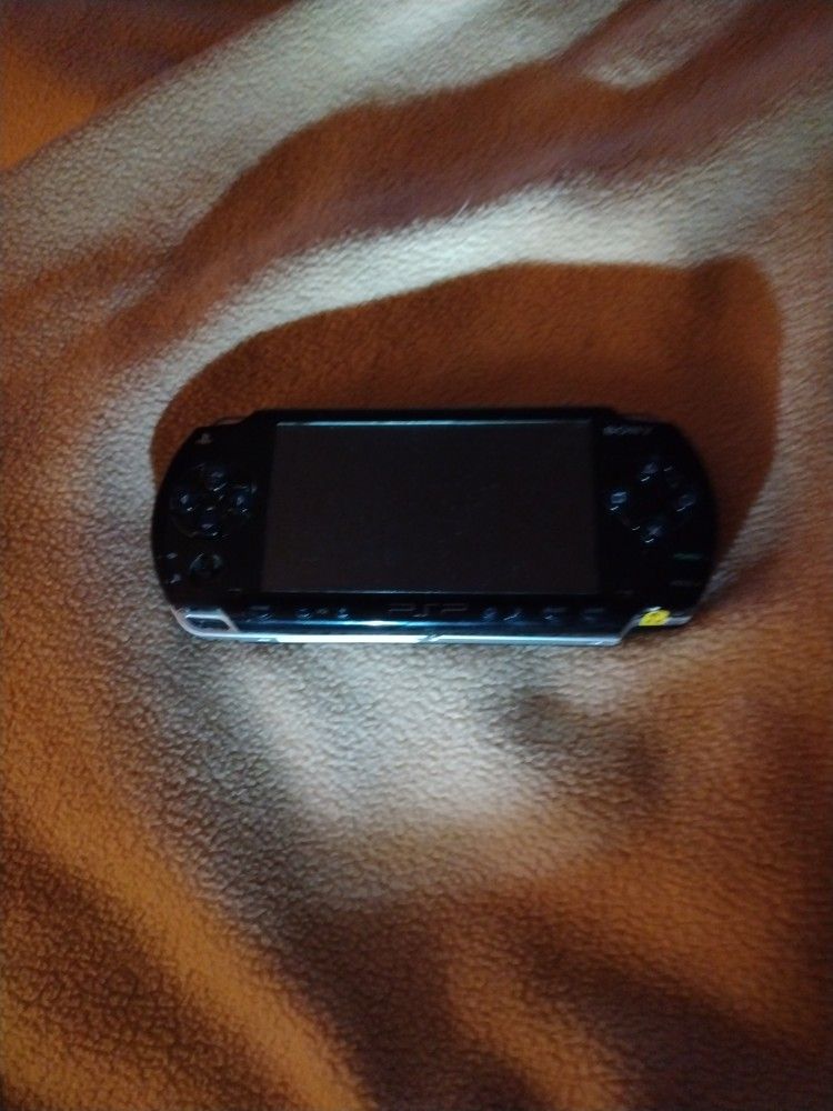 Sony PSP Station No Charge Cord But Works