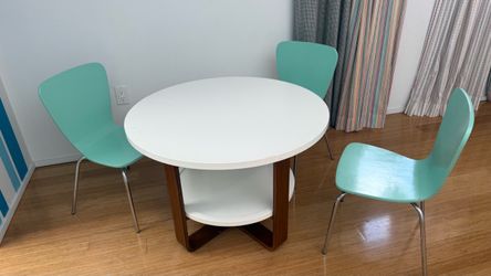 Kids Mid-century Round White play table + 4 Tiffany Blue Chairs
