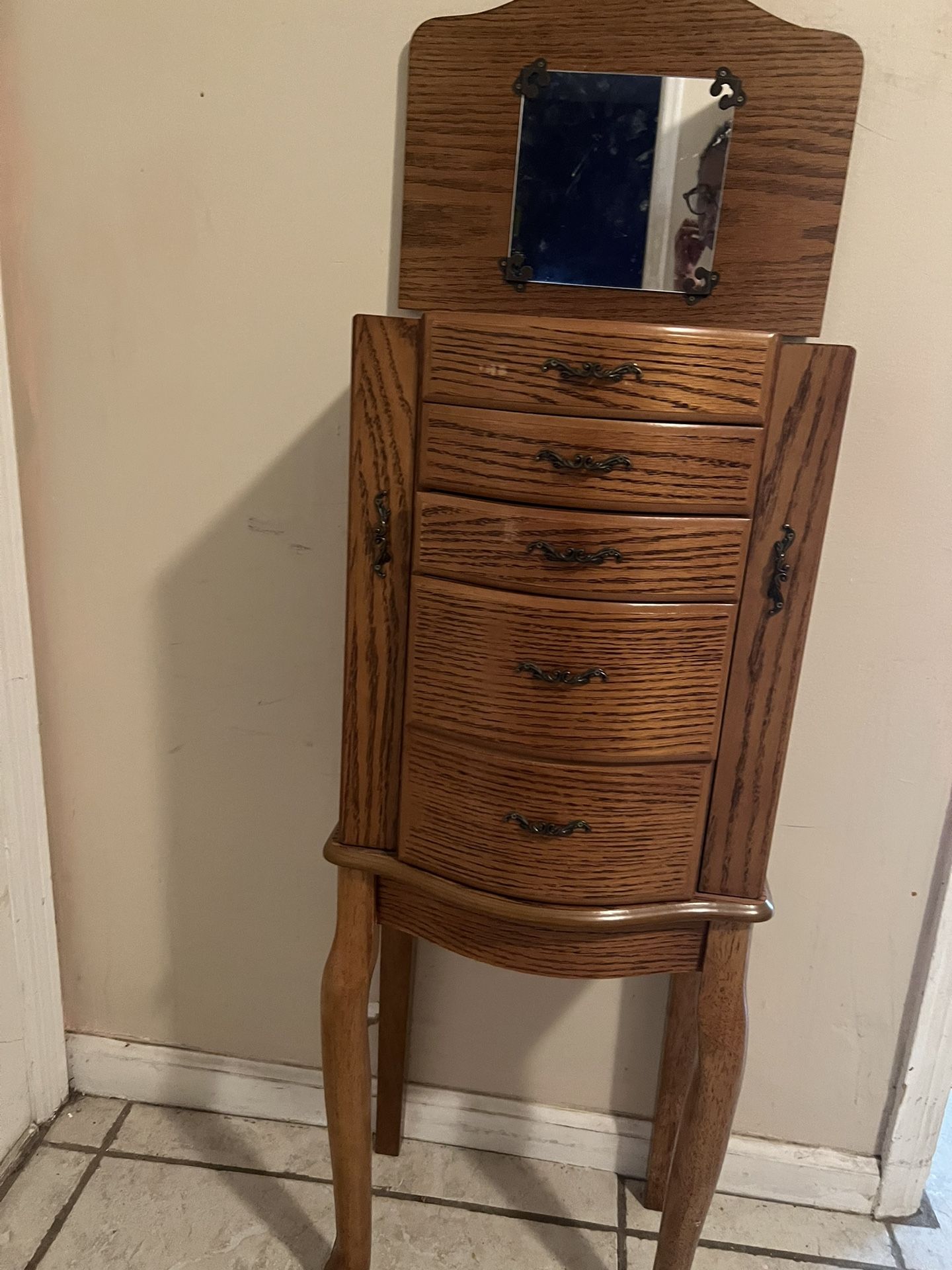 Jewelers Stand