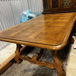 Heritage Dining Room Set