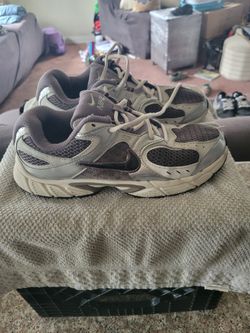 NIKE KIDS SIZE 7