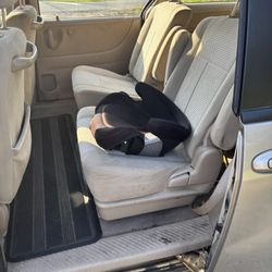 2006 Mazda MPV
