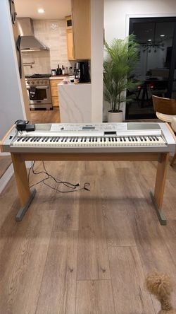 Yamaha portable grand DGX – 500 electric Piano