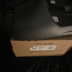 Yeezy Slides 