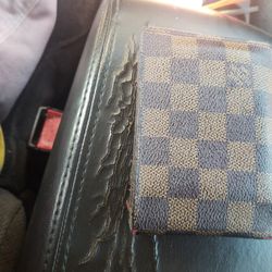 Louis Vuitton Real vs Fake men's wallet 