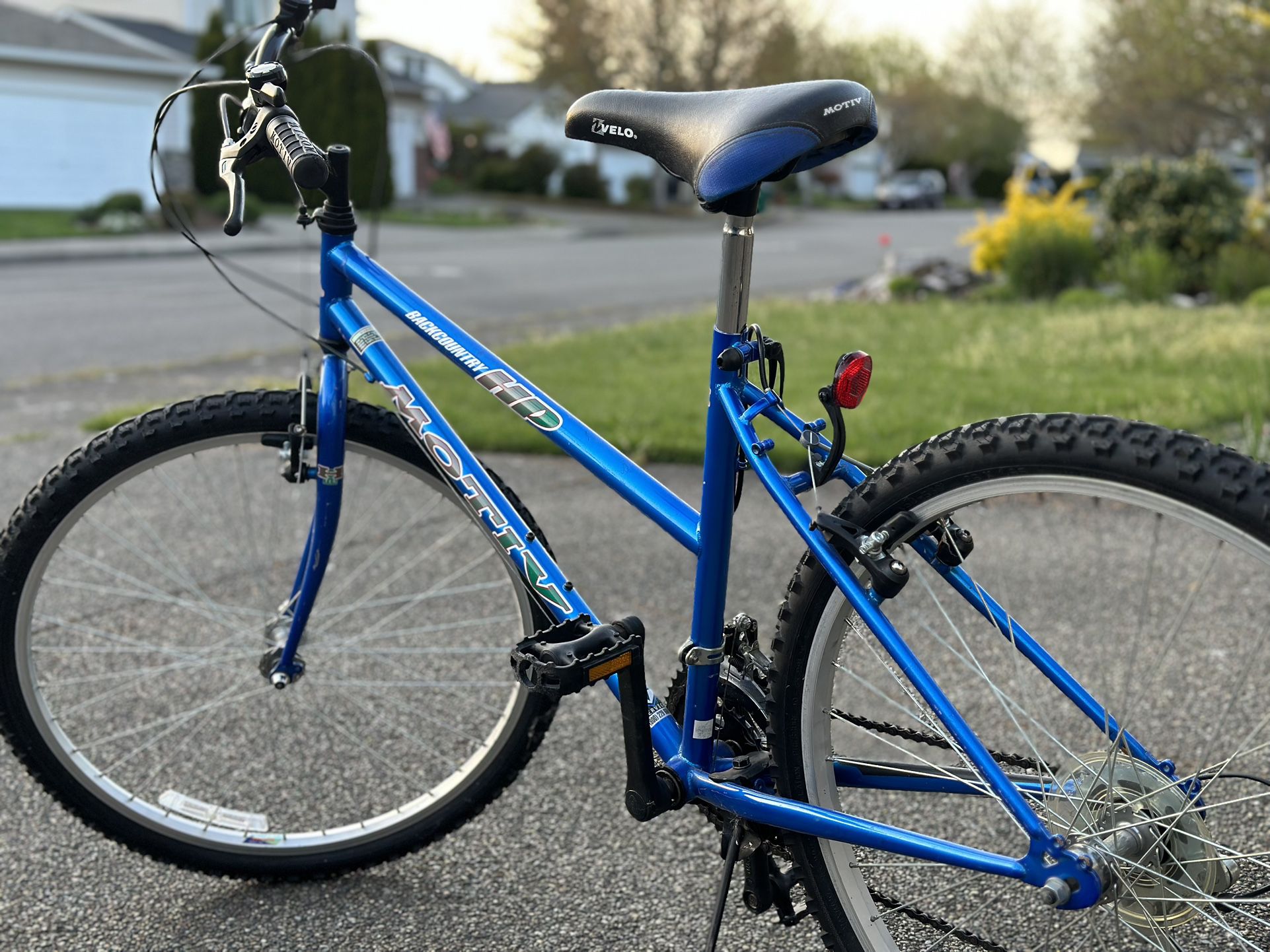 Motiv Bike With  3 Gears ( Must Sell Before Sunday )