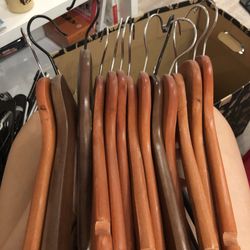 Wood hanger