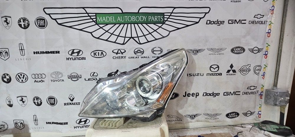 2010-2013 INFINITI G37 XENON HID HEADLIGHT OEM- LEFT DRIVER SIDE