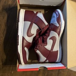 Nike Dunks High Dark Beetroot