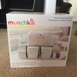 Munchkin Diaper Change Organizer 