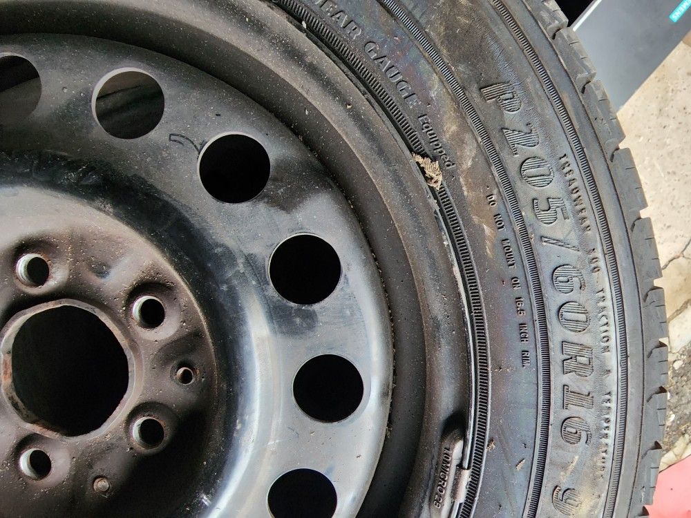 4 Good Year Assurance P205/60 R16