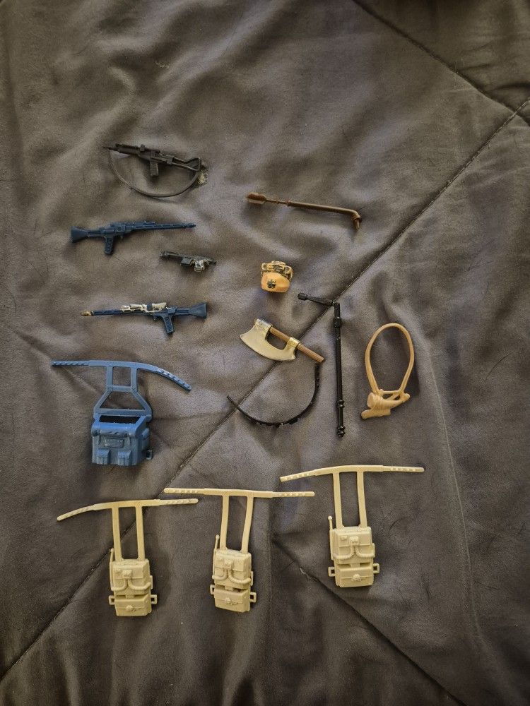 1977-'83 Star Wars Figures Weapons & Accessories Lot Original Items No Reproductions