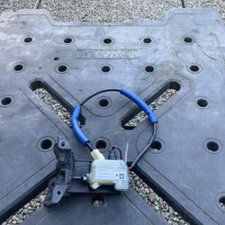 G8 Gt Fuel Door Actuator 