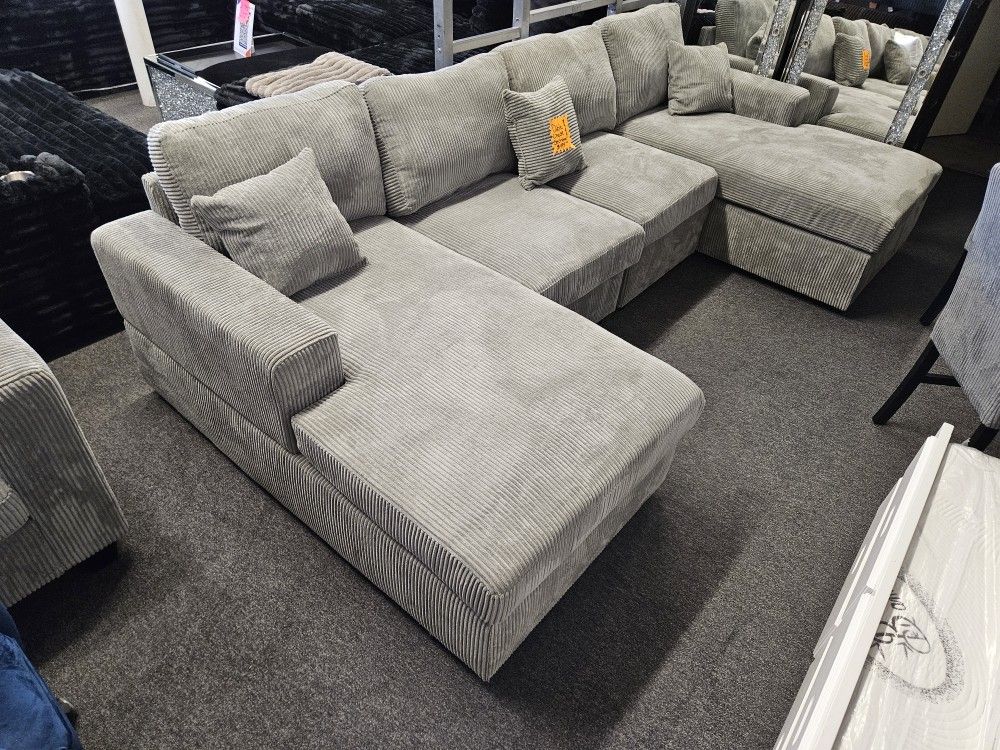 Especial Sectional Doble CHAISE CORDUROY $449