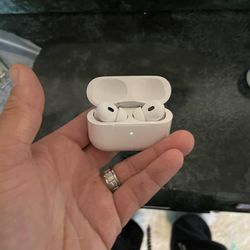 Apple Earbuds Second Generation