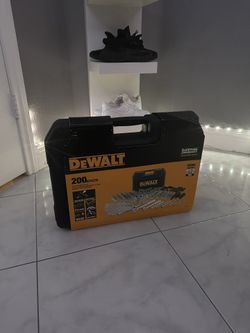 DEWALT TOOL SET