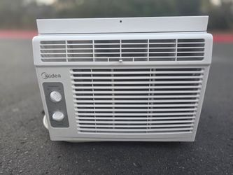 Midea 5,000 BTU Room Window Air Conditioner Mechanical Control AC White