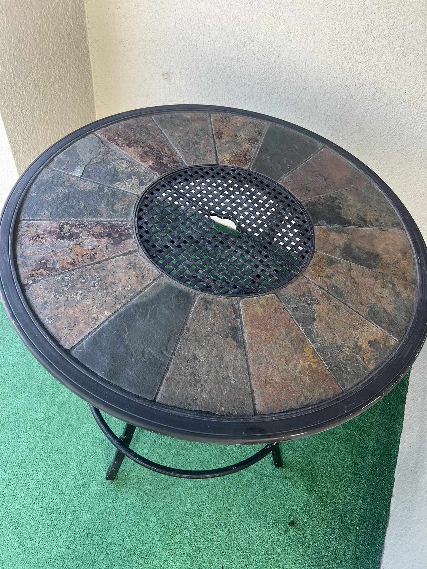 Patio table 39in H X 40in W Rounded