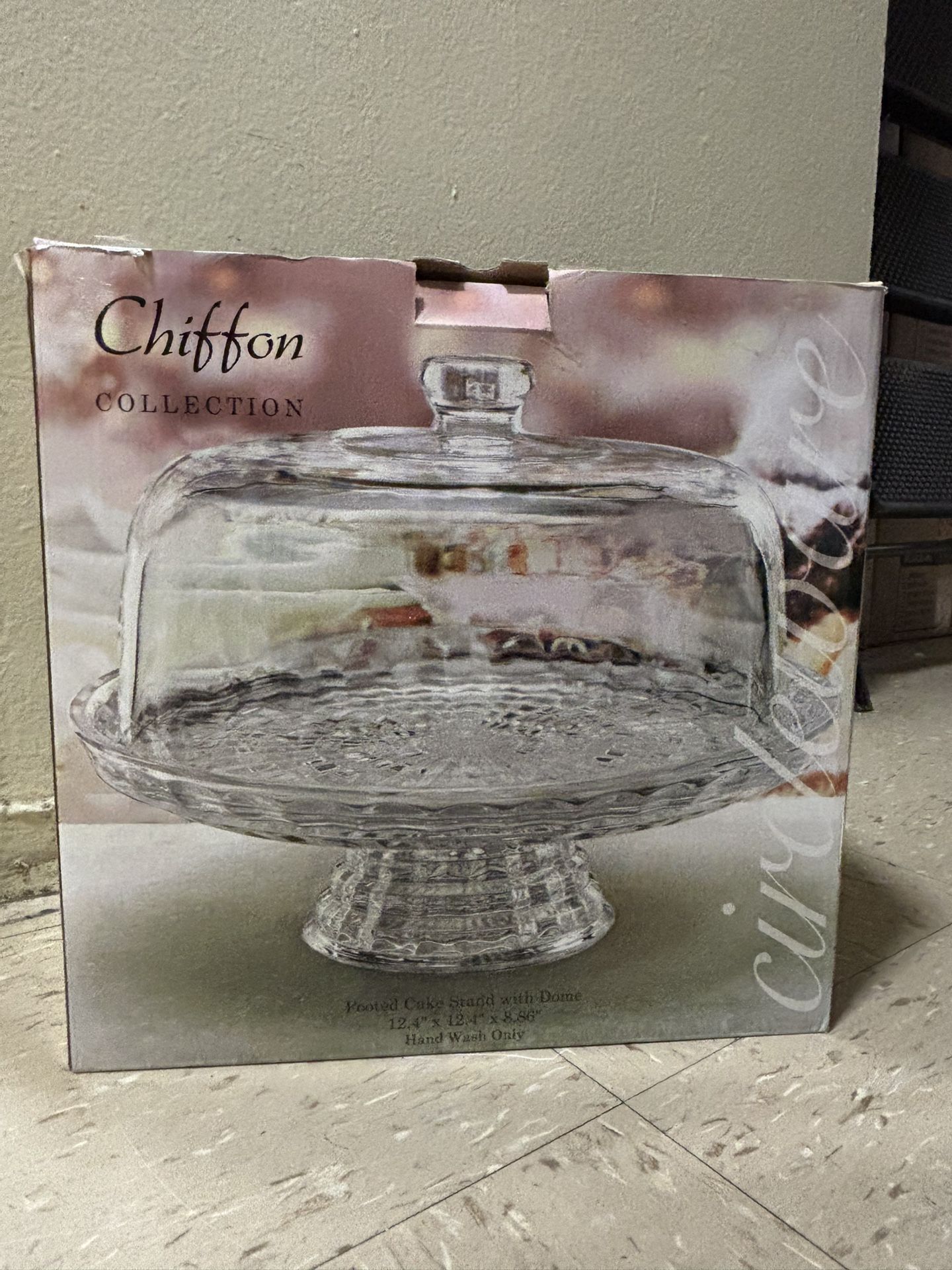 Chiffon collection footed cake stand with dome. Glass.
