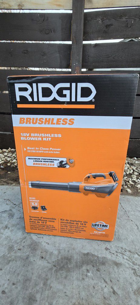🆕️RIDGID

18V Brushless 130 MPH 510 CFM Cordless Battery Leaf Blower with 6.0 Ah MAX Output Battery and Charger

