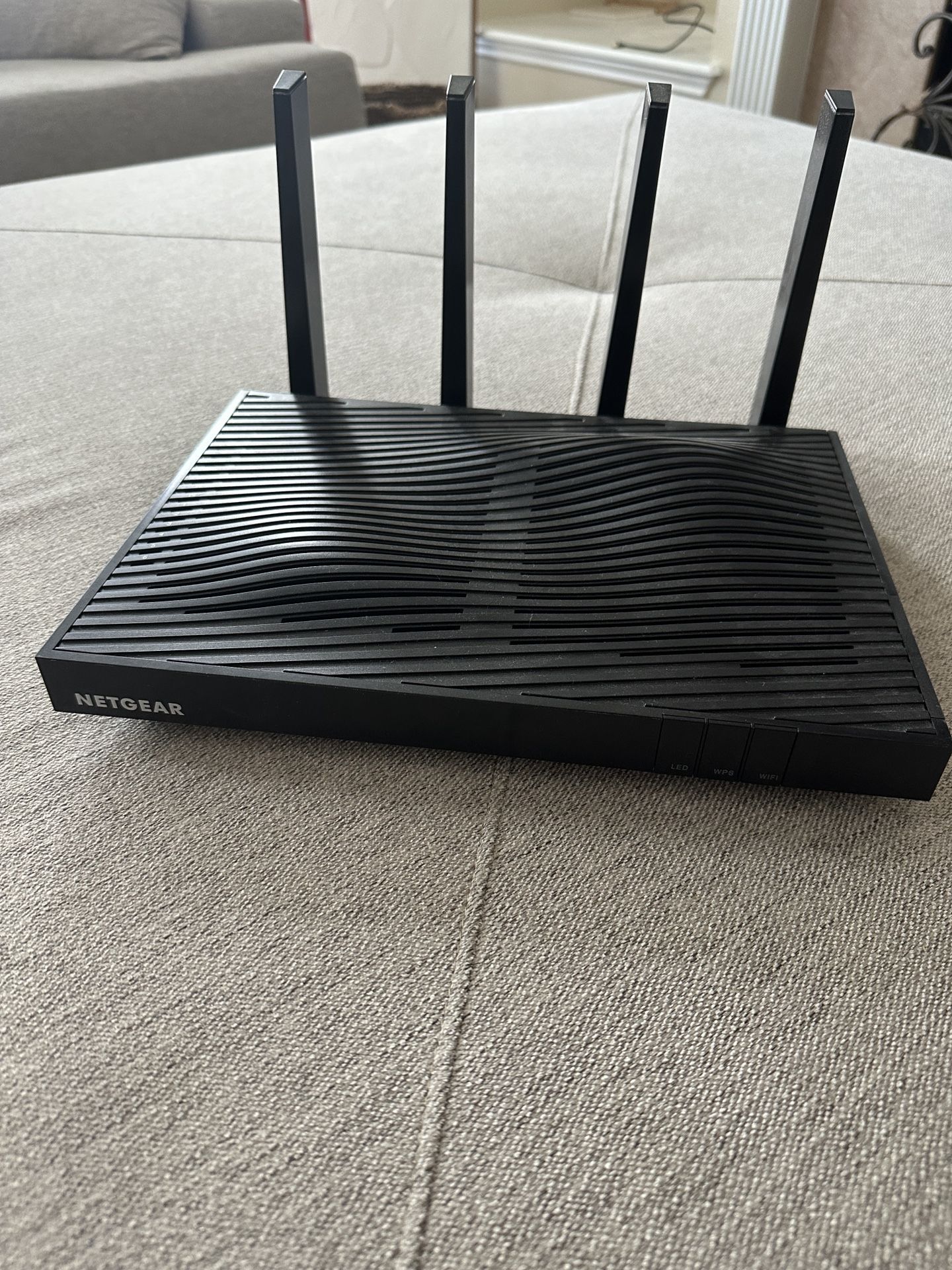 Netgear Nighthawk X8